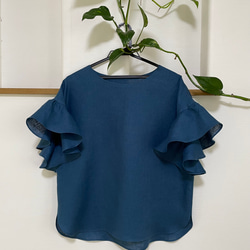 『晴れやかブルー2024』（再販11）リネン新色素敵なフリル袖のブラウスブルー 5枚目の画像