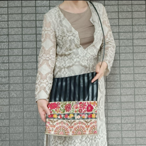 APROSIO＆CO　ビーズ刺繍 てんとう虫 ショルダーバッグ　美品♡ ロココ調 ビーズ刺繍バッグ インドリボンバッグ ショルダー