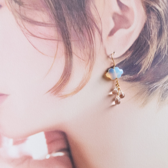 値下げ成功【金具変更可】雨の日が楽しくなる　雲と雨の　サージカルステンレスピアスフック(オパライト・クリスタル） 12枚目の画像