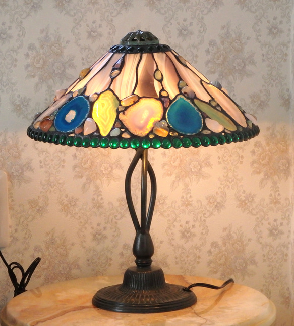 ステンドグラス☆メノウ天然石のランプ (水晶やさざれ石) スタンド