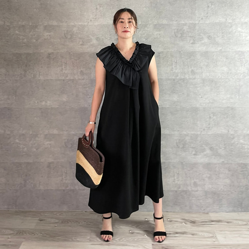 【★美品★】MHL.コットン ワンピース 定価30,800円 ひざ丈 七分袖 黒 ☆美品☆】MHL.コットン ワンピース 定価30,800円 ひざ丈 七分袖