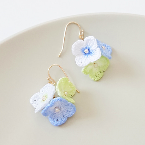 ピアス・イヤリング：紫陽花(ブルー・ピンク・パープル)／かぎ針編み