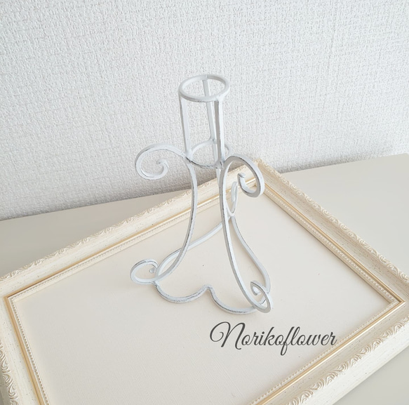 (受注制作)レッドローズ ラウンドブーケ　赤バラ ブートニア付き アーティフィシャルフラワー 高品質造花 4枚目の画像