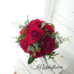 (受注制作)レッドローズ ラウンドブーケ　赤バラ ブートニア付き アーティフィシャルフラワー 高品質造花 3枚目の画像