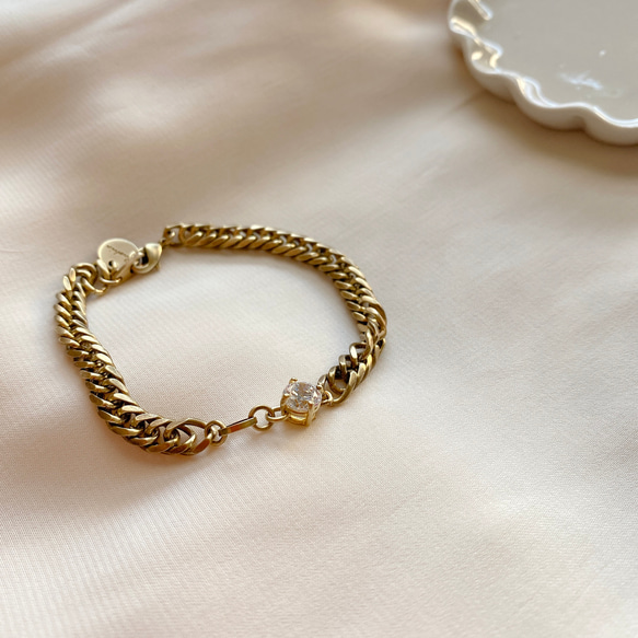 微甜古典 - 鋯石 黃銅手環 第1張的照片