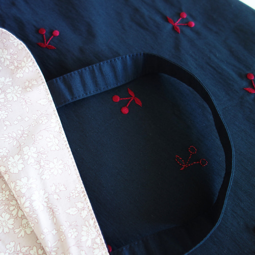 レッスンバッグ さくらんぼ 刺繍 ネイビー リバティ チェリー 女の子