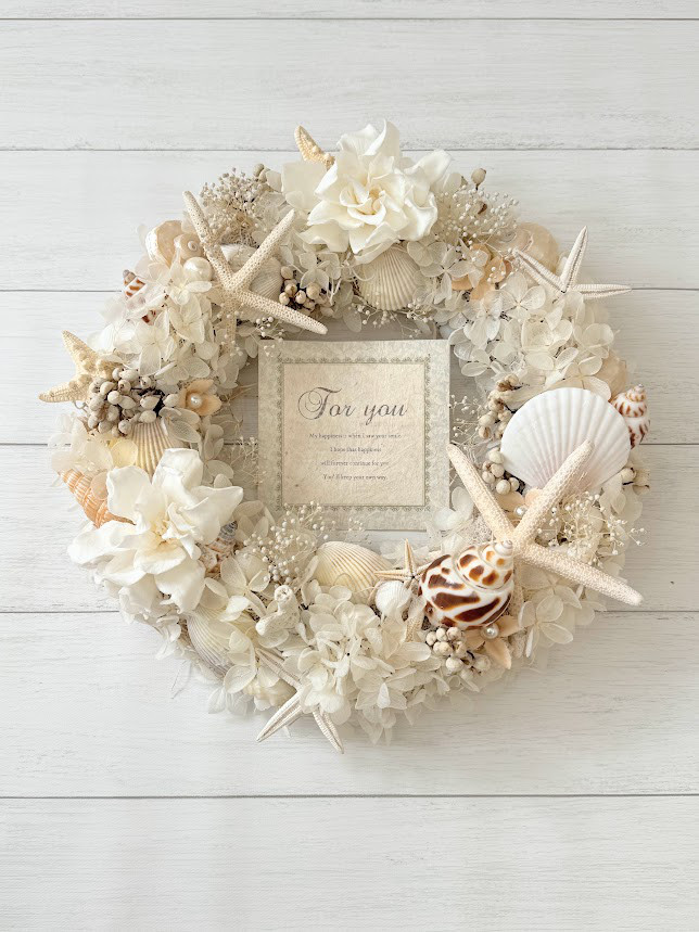【たくさんの再販】海風の香り　白い貝殻リース　シェル　プリザーブドフラワー　生花　クチナシ　上品　白　３０㎝