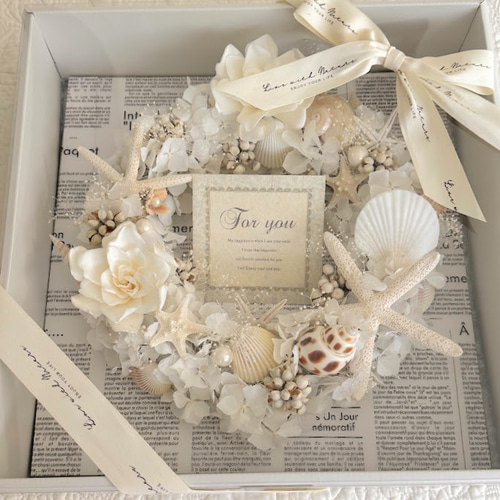 プリザーブドフラワーリース♡白いアジサイの中のシマエナガ プリザーブドフラワーリース♡白いアジサイの中のシマエナガ - メルカリ