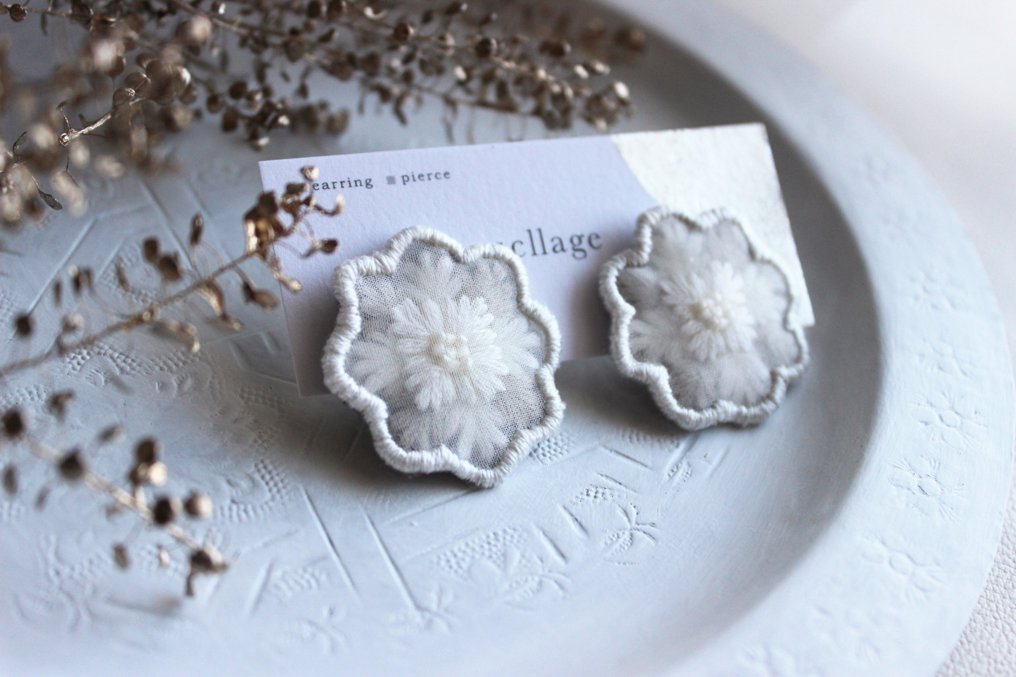 【金具ステンレス対応】霞 -かすみ- オーガンジー刺繍ピアス