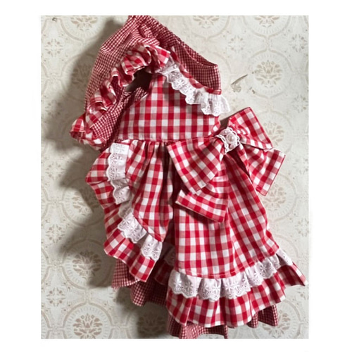 ハンドメイドベビー服 前掛けエプロン付き 赤ギンガムチェックワンピース ハンドメイドベビー服 前掛けエプロン付き 赤ギンガムチェック