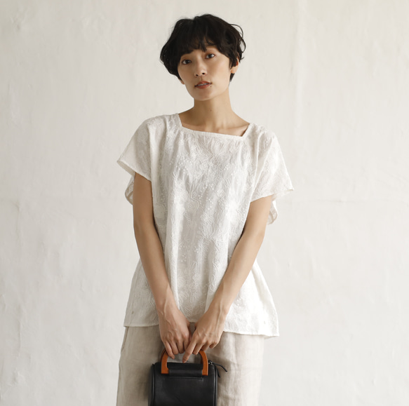 大人の夏服　立体的な刺繍ブラウス　フレンチスリーブ　コットンブラウス220602-1 4枚目の画像