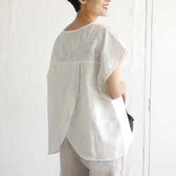 大人の夏服　立体的な刺繍ブラウス　フレンチスリーブ　コットンブラウス220602-1 2枚目の画像