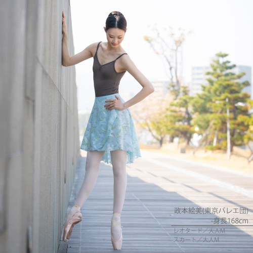 新柄☆フェミニンでエレガントなお花柄 バレエサヨリ 後ろロング