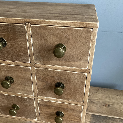 アンティーク調　リビングチェスト　タンス　たんす　チェスト　引き出し　ドロワー 英国アンティークのドロワーチェスト、イギリスで見つけた優雅な整理