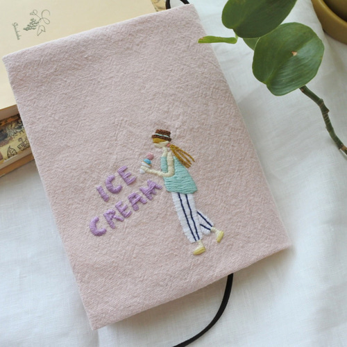 アイスクリームと女の子 刺繍 文庫本 ブックカバー ブックカバー ざっ
