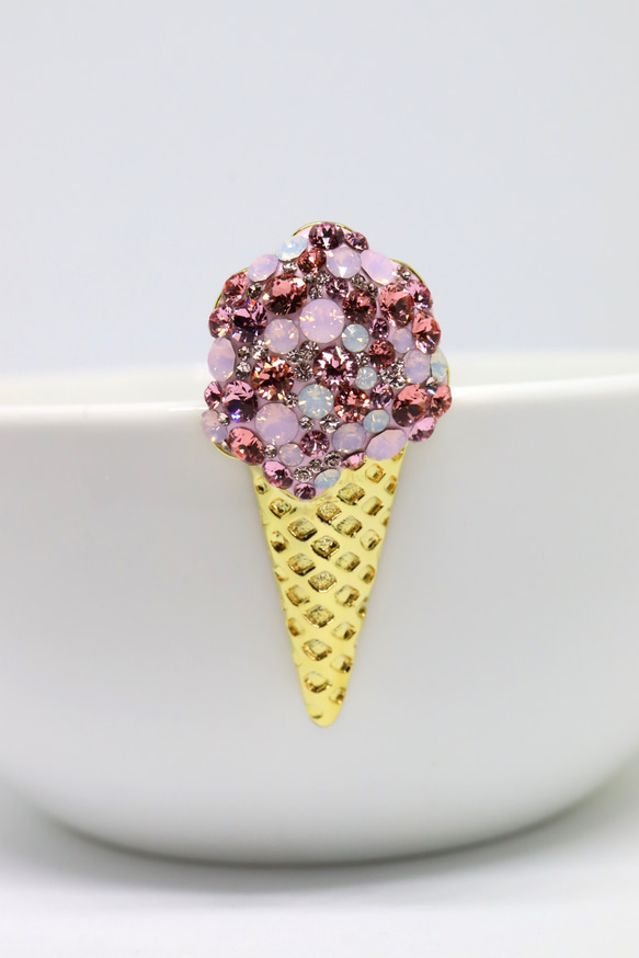 いちごミルクのアイスクリーム ピンブローチ・ゴールド・グルーデコ（ライトローズなどピンク系5色使用） 4枚目の画像