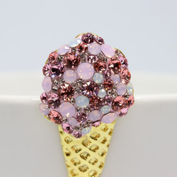 いちごミルクのアイスクリーム ピンブローチ・ゴールド・グルーデコ（ライトローズなどピンク系5色使用） 3枚目の画像