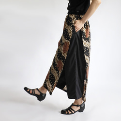 ⁂ラスト１　ＳＡＬＥ　バティックＢＡＴＩＫ柄　フラップ エプロン　巻きスカート＆パンツ　上質コットンH27D 2枚目の画像