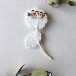 【ナチュラル薔薇のブローチ】(ナチュラルホワイト)オートクチュール刺繍ブローチ 6枚目の画像