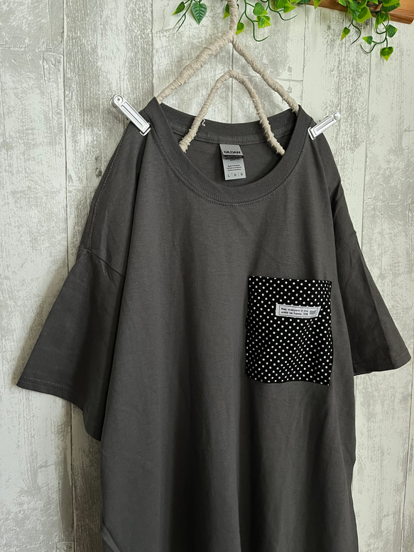 夏水玉パッチポケット付きグレー色cotton100%ロングTシャツ 2枚目の画像