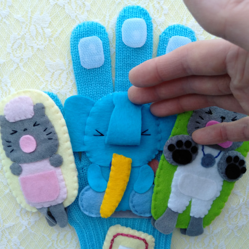 ゆなママ様オーダー品　ねこのお医者さんテーブルシアター　手袋シアター ゆなママ様オーダー品　ねこのお医者さんテーブルシアター　手袋シアター