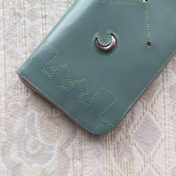 刺繍革財布『街』水浅葱×グリーン（牛革）ラウンドファスナー型 6枚目の画像