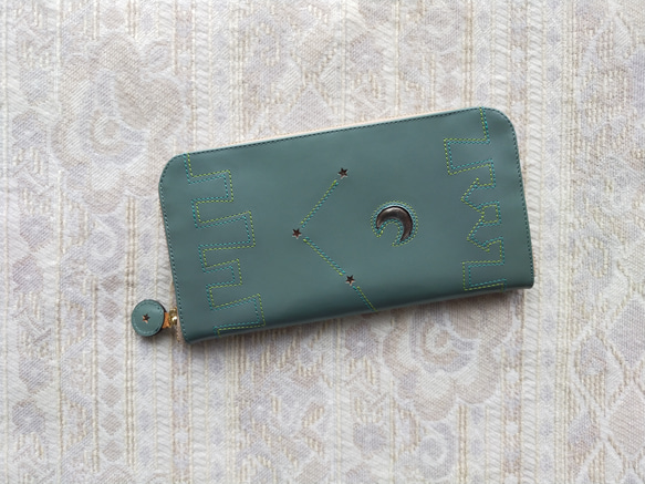 刺繍革財布『街』水浅葱×グリーン（牛革）ラウンドファスナー型 1枚目の画像