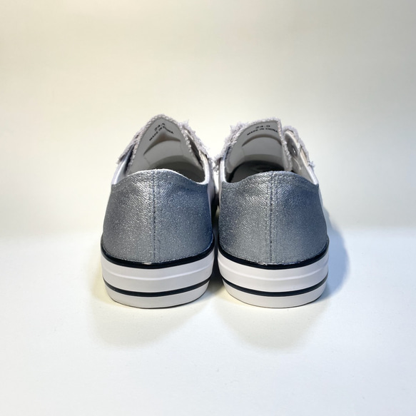 沒有繩子也很簡單♪剪裁可愛的雙色便鞋（灰色x銀色）22.5cm~24.5cm防水 第7張的照片