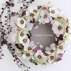 【SALE】☆コスモス ラナンキュラス フラワーリース＜アーティフィシャルフラワー＞ホワイト モーブ２９センチ 2枚目の画像