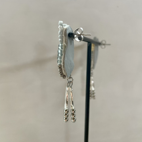 受注生産》ビーズ刺繍・動物シリーズ耳飾り・ハシビロコウピアス