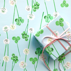シロツメクサとクローバー デザインペーパー A4 包装紙・ラッピング