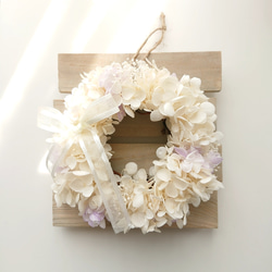 白い紫陽花ふわふわミニリース 1枚目の画像