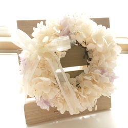白い紫陽花ふわふわミニリース 4枚目の画像