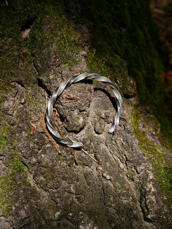 STAMP TWIST CUFF BRACELET 5枚目の画像