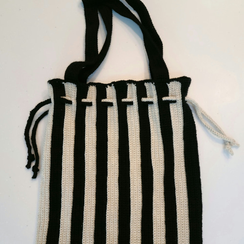 【1点のみ】ボーダープリーツニット巾着バッグ 1点のみ】ボーダープリーツニット巾着バッグ 巾着バッグ Lino-M