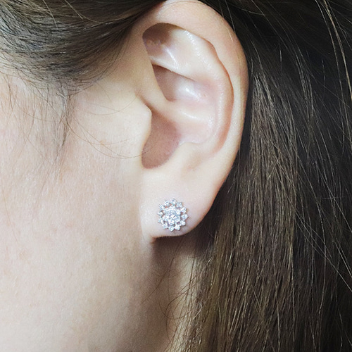 Pt900 プラチナ 雪の結晶 フラワー 0.40ct 天然ダイヤモンド ピアス  