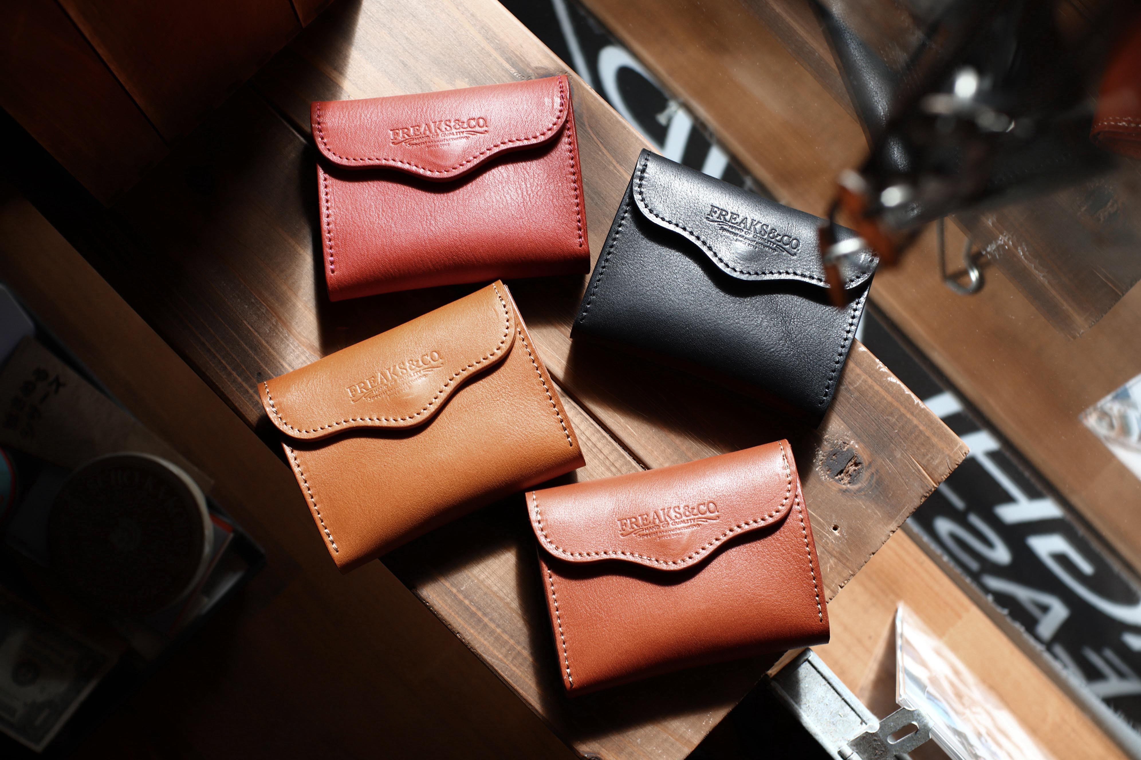 【送料無料】手に馴染む ミドルサイズのお財布 -Palm Wallet- ／厳選レザー5色展開