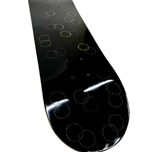 漆黒とドット柄の漆塗りスケートボード / 「wachigai dot」 輪