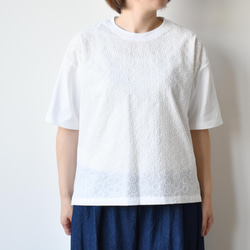 浮き上がるような刺繍が「大人可愛い」綿ローン刺繡Tシャツ【SOT332S】 1枚目の画像