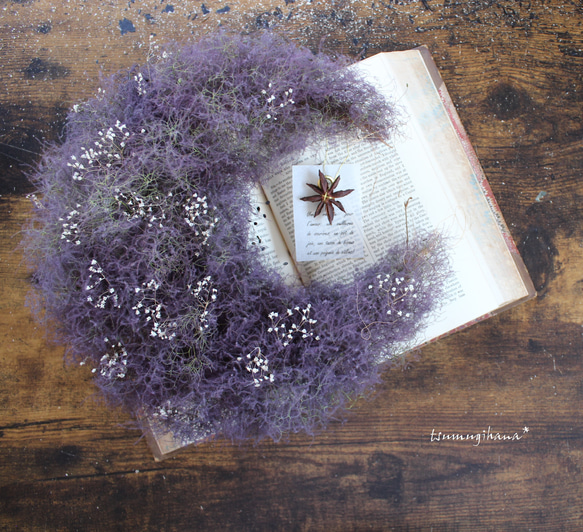 スモークツリー の大きい三日月リース かすみ草 ドライフラワー