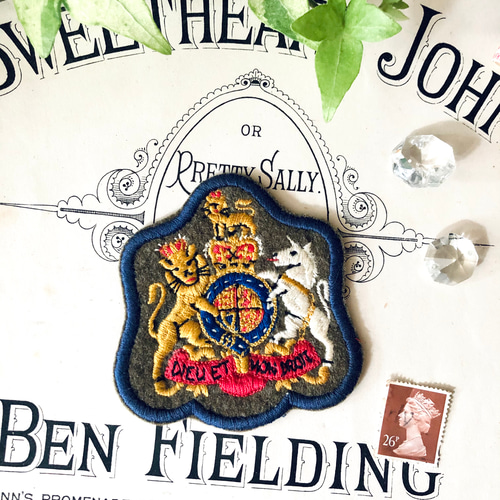 英国で出会った♪ ヴィンテージ 刺繍 英国王室のエンブレム /ワッペン