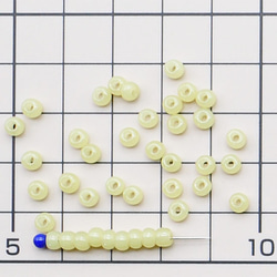 オパール　ダスティーイエロー　　15ｇ・6/0（特大サイズ）・チェコ製 2枚目の画像