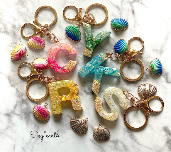 glas shell star レジンイニシャルキーホルダー キーホルダー yu- 通販