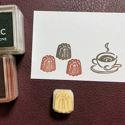 焼き菓子 カヌレの消しゴムはんこ（持ち手つき） はんこ・スタンプ