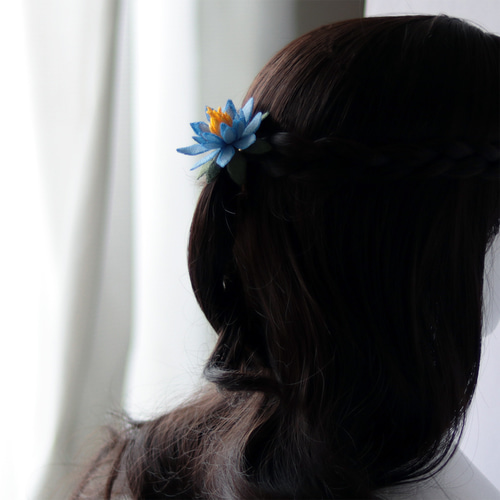 青い睡蓮の立体刺繍ポニーフック ポニーフック・ヘアカフス 春桜