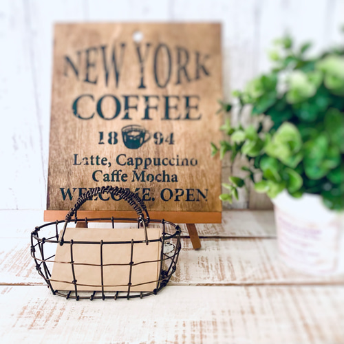 ワイヤーの小さなマルシェかご