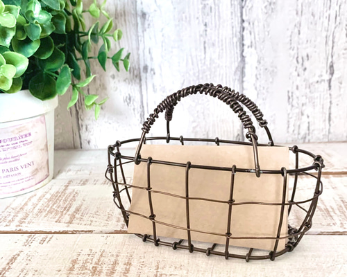ワイヤーの小さなマルシェかご