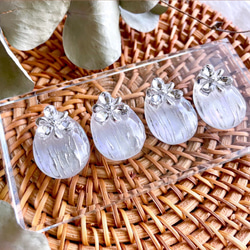 glass drop silver line flower Earrings 6枚目の画像