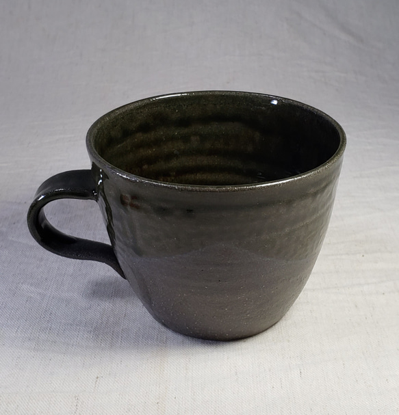 緑・灰釉マグカップ(黒土) No.33 2枚目の画像