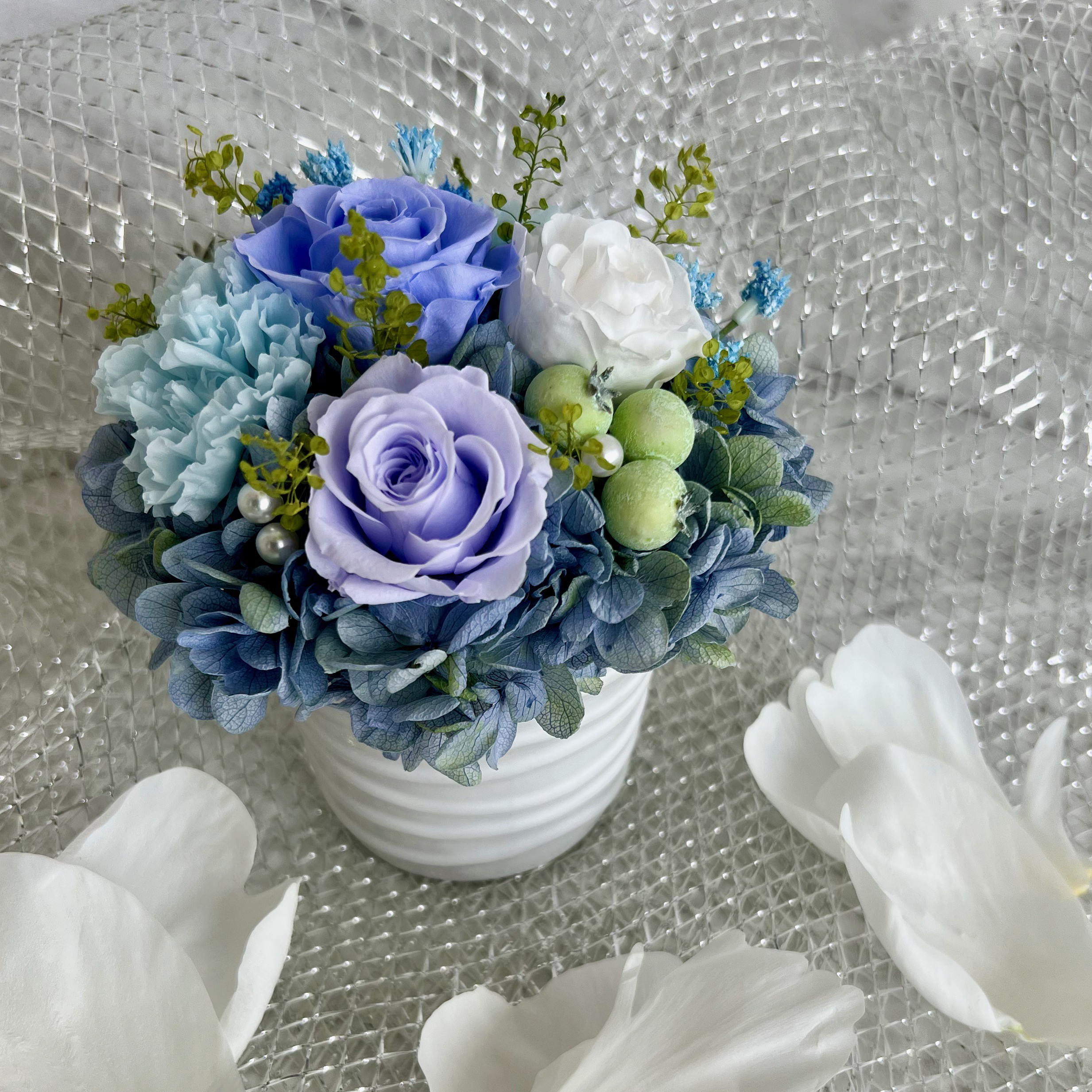 アンティークアジサイのブルーアレンジメント♪